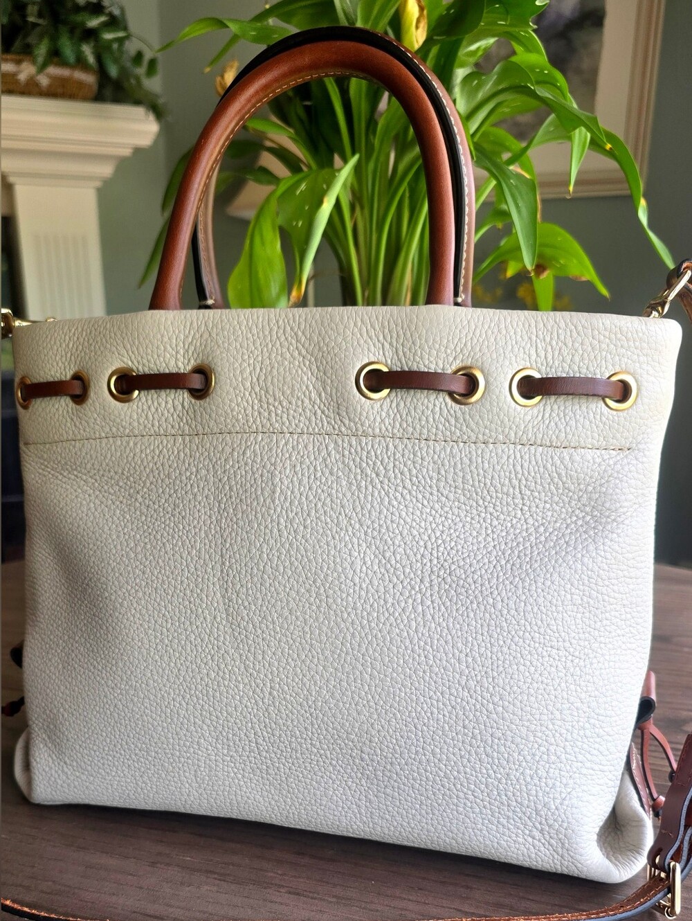 Dooney & Bourke Vintage Pebble Grain Tassel Tote NWOT *Made In Mexico - Picture 5 of 16